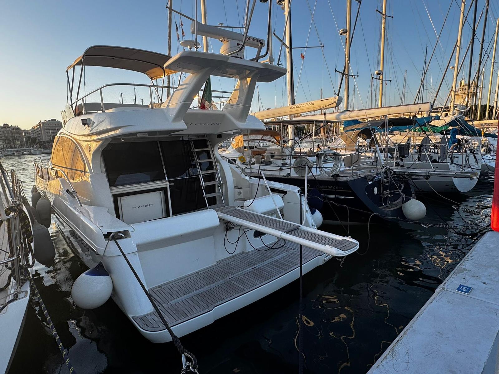 2009 FERRETTI YACHTS 470 